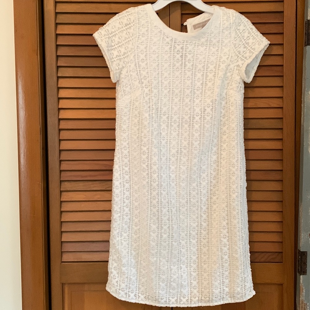 Banana Republic, size 6, white crochet, fully lined, short sleeves. Beautiful!